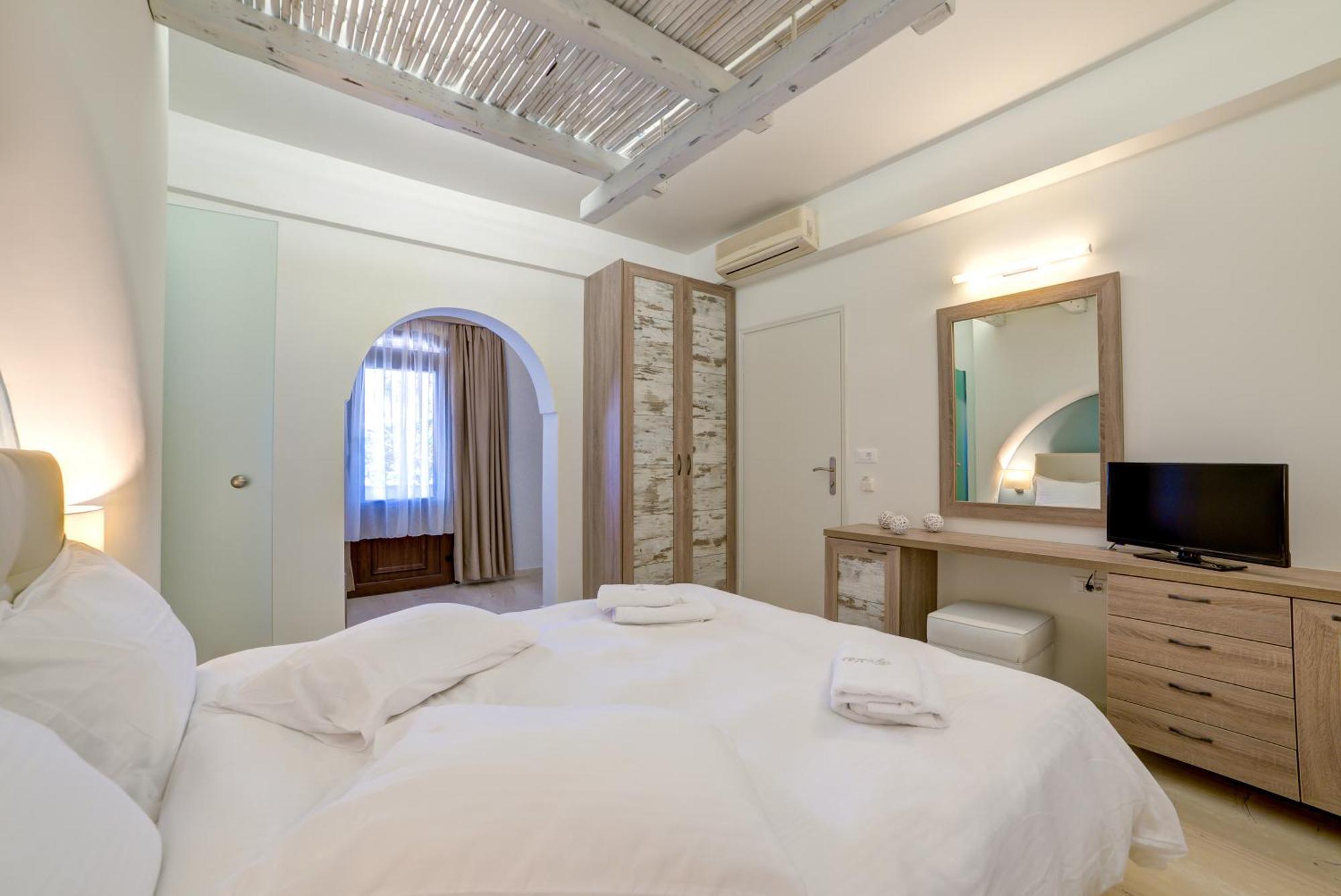 Ifestos Villa Fira  Ruang foto