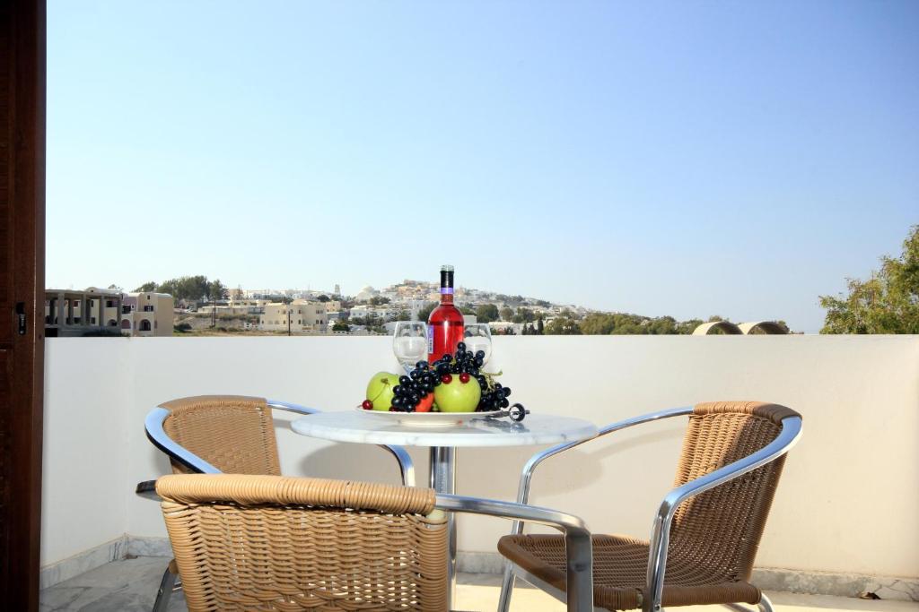 Ifestos Villa Fira  Ruang foto