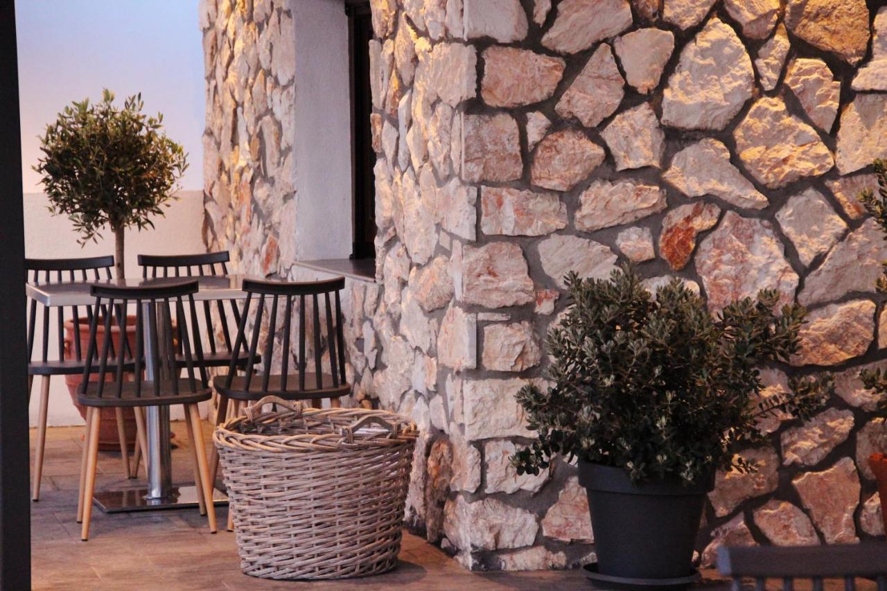 Ifestos Villa Fira  Bagian luar foto