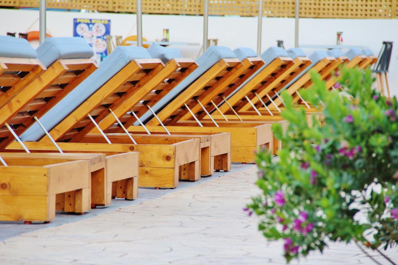 Ifestos Villa Fira  Bagian luar foto